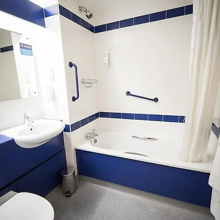 Otel Travelodge 3*