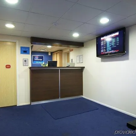 Travelodge Otel 3*